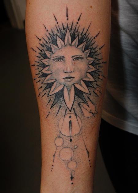 Tattoos - Mandala Sun - 122996